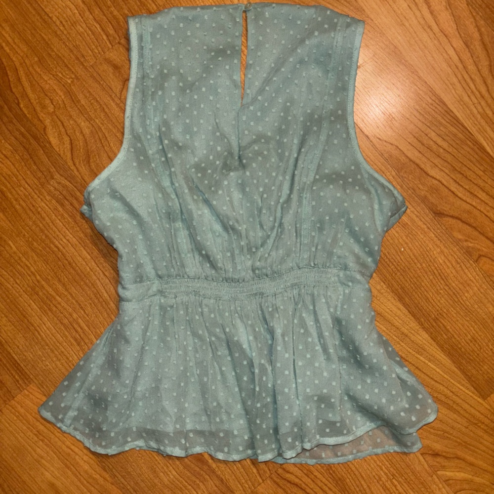 Vintage Abercrombie and Fitch Light Green Sleeveless Blouse - Picture 2 of 4